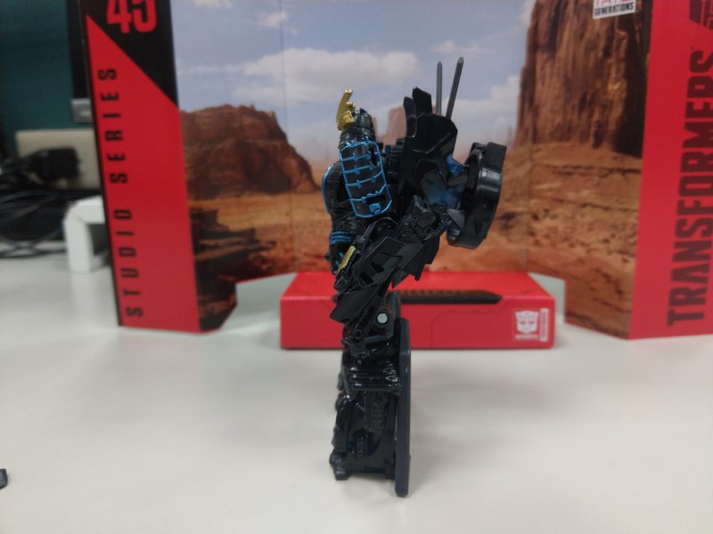 Transformers Studio Series Helicopter Drift In Hand Photos 09 (9 of 26)